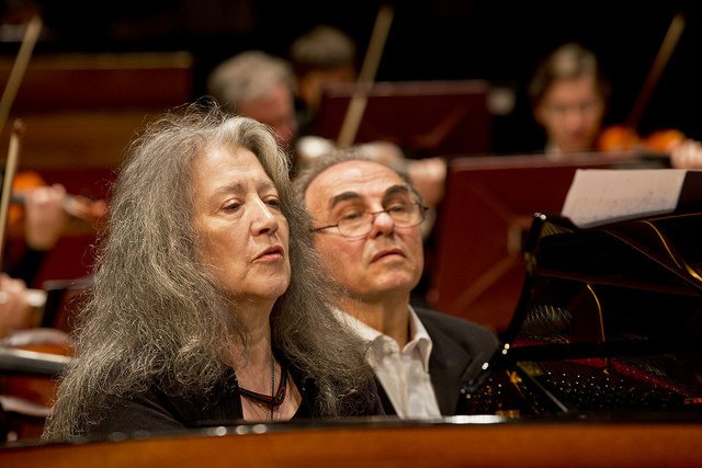 Martha Argerich, la rebelde «leona del piano», cumple 75