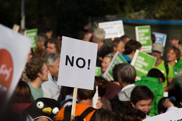 Miles se suman a primeras huelgas en el sector público de Alemania
