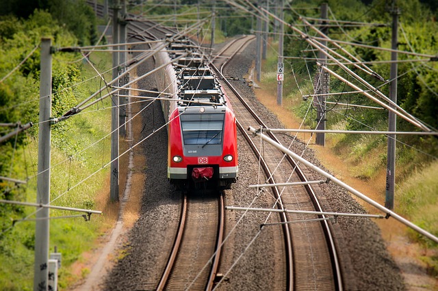 La Comisión Europea prohíbe la fusión de trenes de Siemens y Alstom