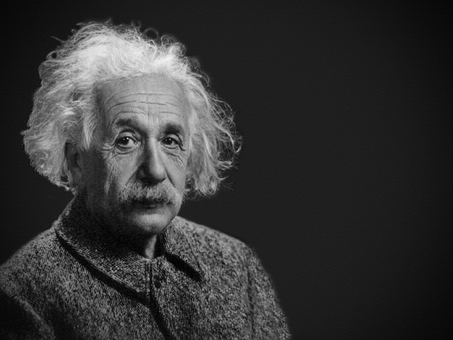 Publican manuscritos de Einstein con datos científicos y personales
