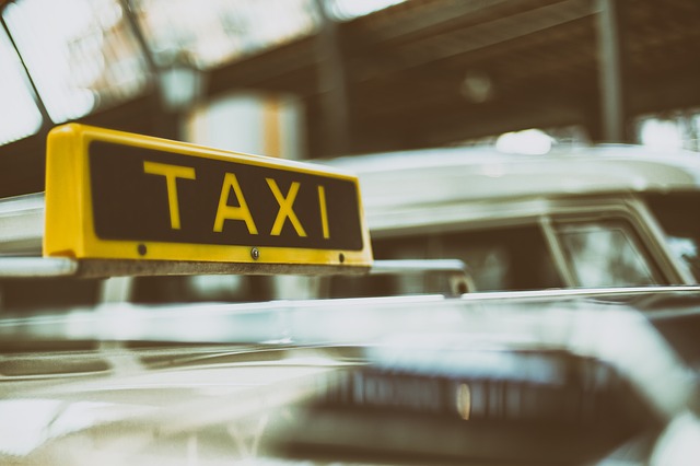 Ministro alemán quiere liberalizar mercado de taxis en 2020