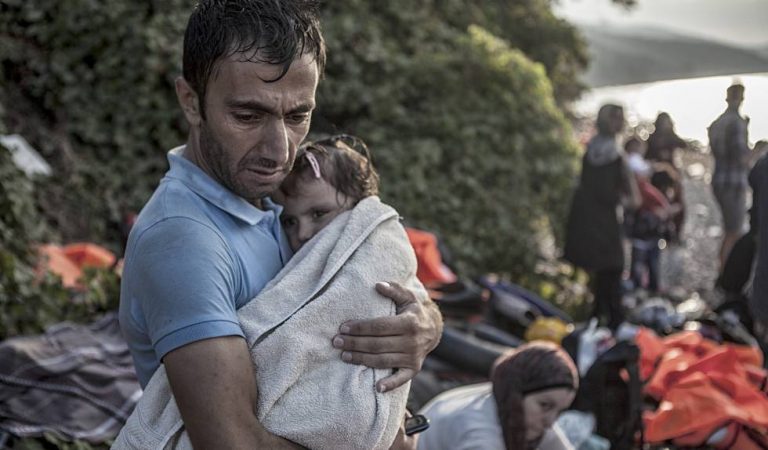 Alemania compromete ayuda para niños refugiados en Grecia