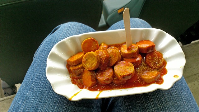 La salchicha «Currywurst», otra vez el plato favorito de los alemanes