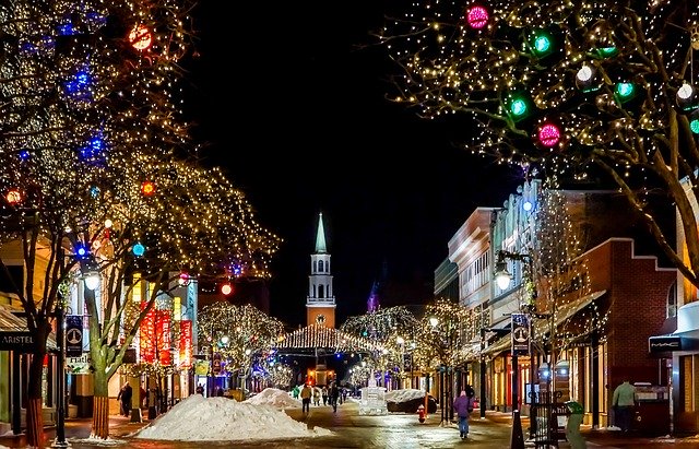 Alemanes a favor de menos iluminación navideña por el clima
