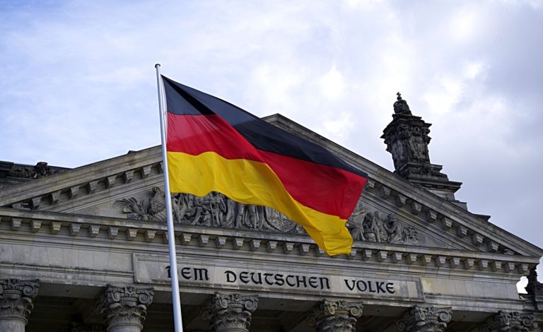 Alemania planea contraer deuda récord de 218 mil millones de euros