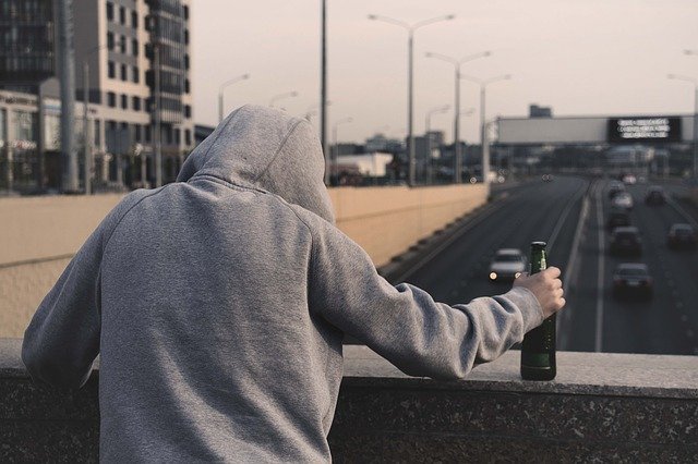 Alcohólicos Anónimos registra mayor demanda en Alemania en pandemia