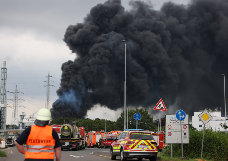 Cinco desaparecidos en explosión de planta química en Alemania