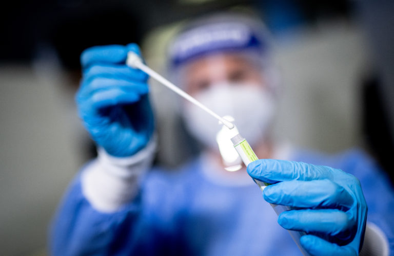 Alemania dejará de ofrecer test de covid-19 gratuitos a no vacunados