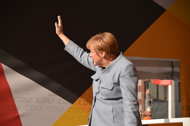 Merkel lanza su posible sucesor Olaf Scholz a la palestra mundial