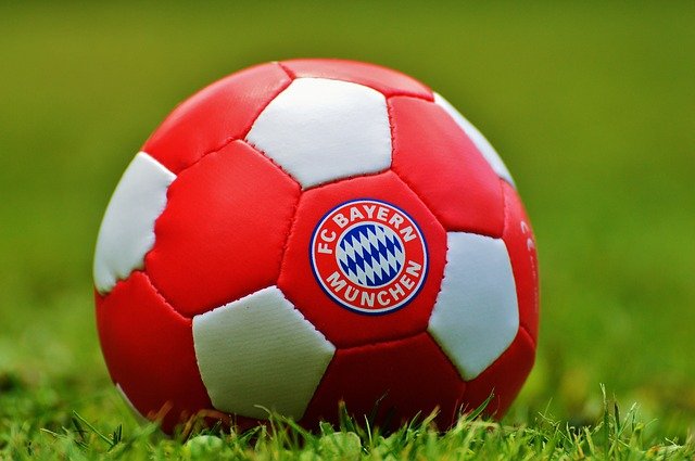 Bayern Múnich recorta salario a jugadores no vacunados
