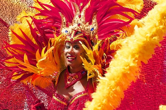 Miles de personas acuden en masa a las fiestas del carnaval alemán a pesar de las preocupaciones por el virus