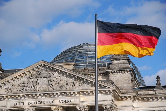 CDU alemana quiere elegir nuevo líder a fines de enero