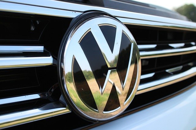 Greenpeace está demandando a Volkswagen para eliminar gradualmente los motores de combustión para 2030