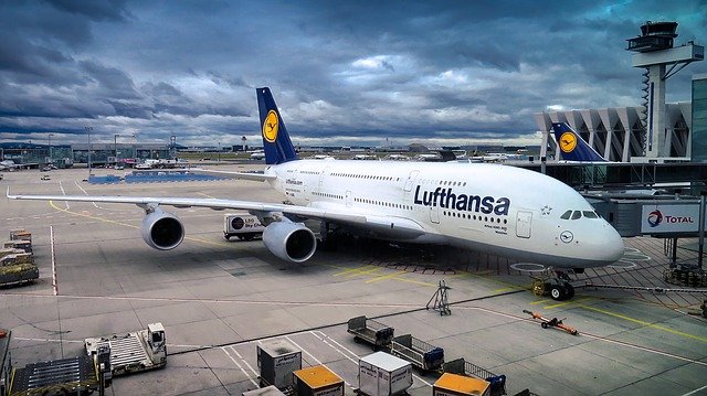 Lufthansa cancela otros 2.000 vuelos para finales de agosto