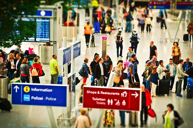 Caos en los aeropuertos: Políticos piden soluciones permanentes