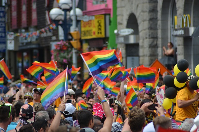 Más de un millón de personas se unen a marcha de orgullo gay en Alemania