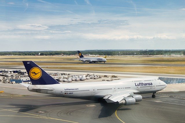 Lufthansa de Alemania cancela cientos de vuelos del viernes debido a la huelga